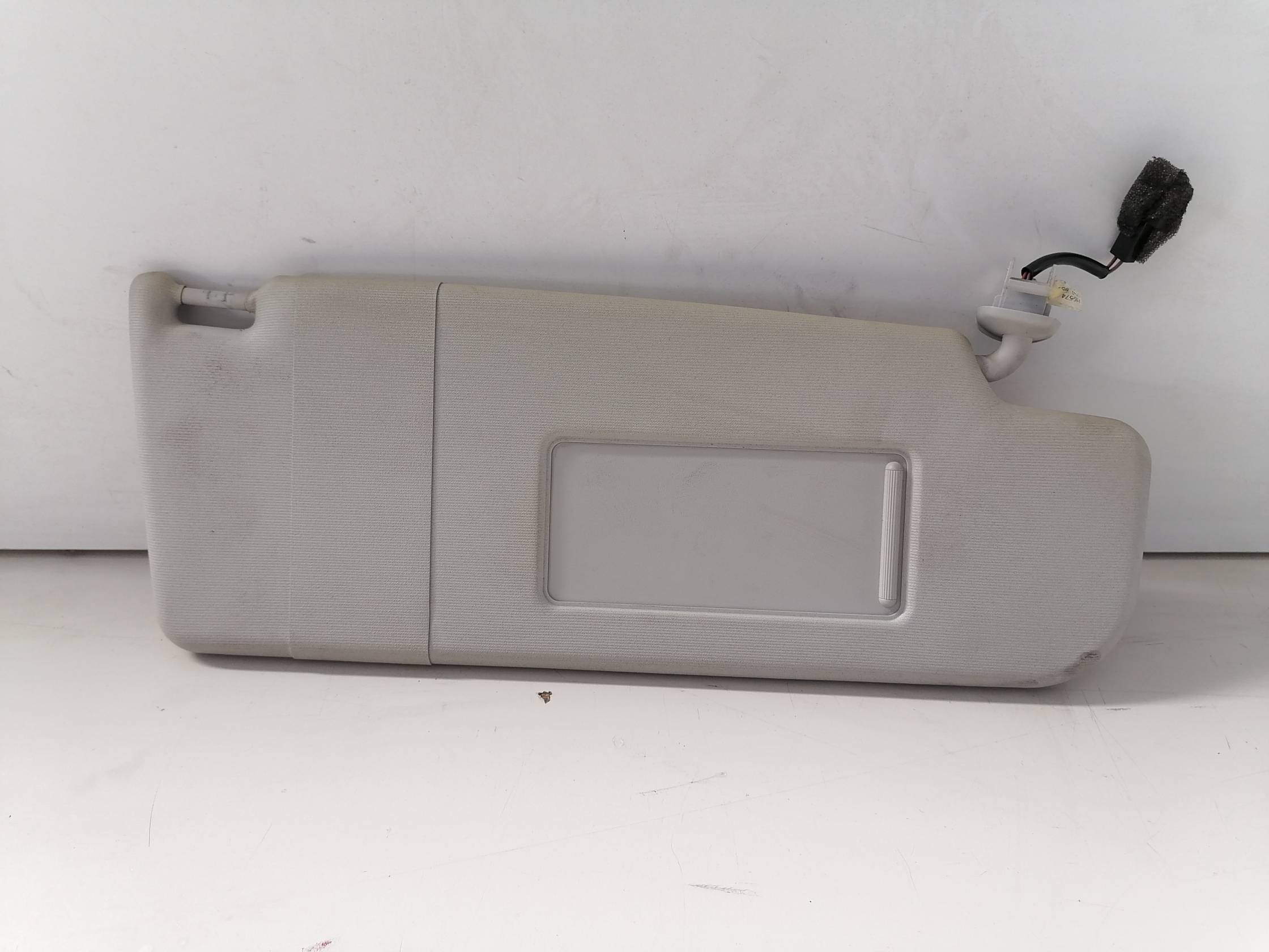 Aletta parasole parabrezza dx.